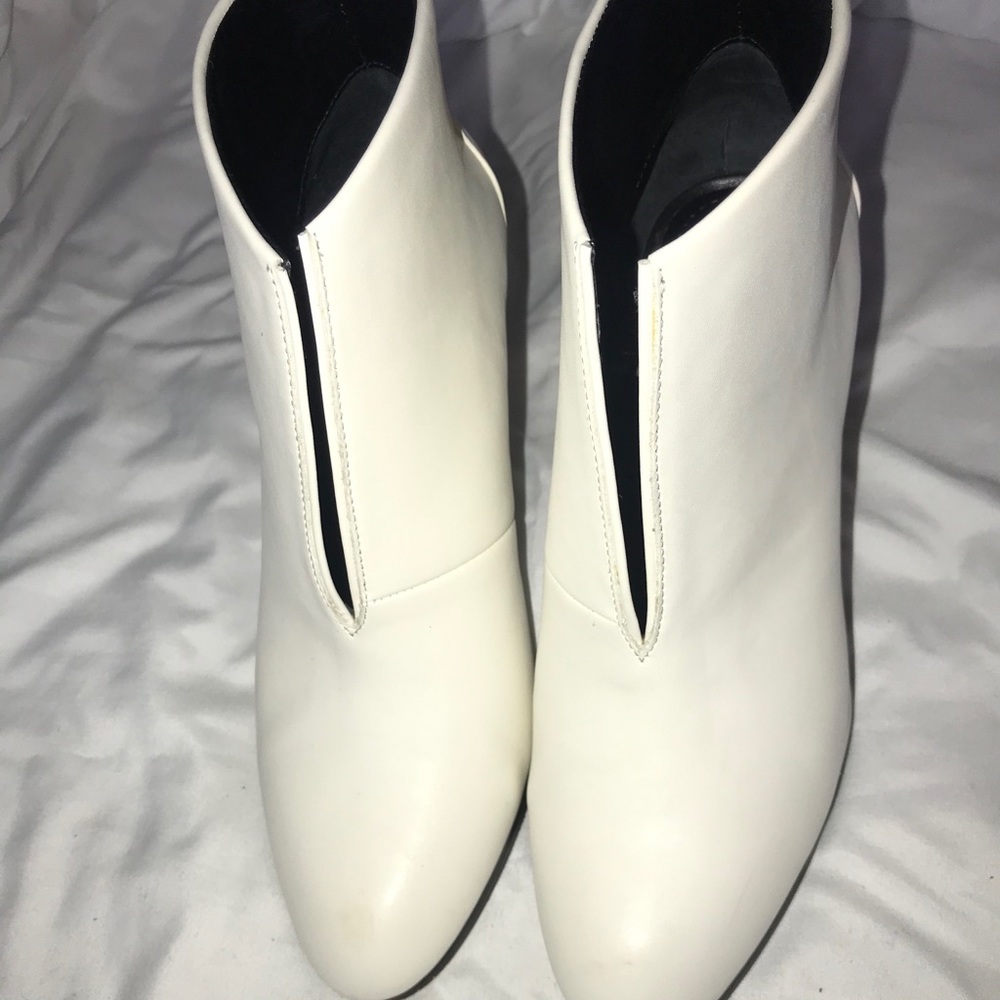 Tahari Ankle Boots - Picture 2 of 5